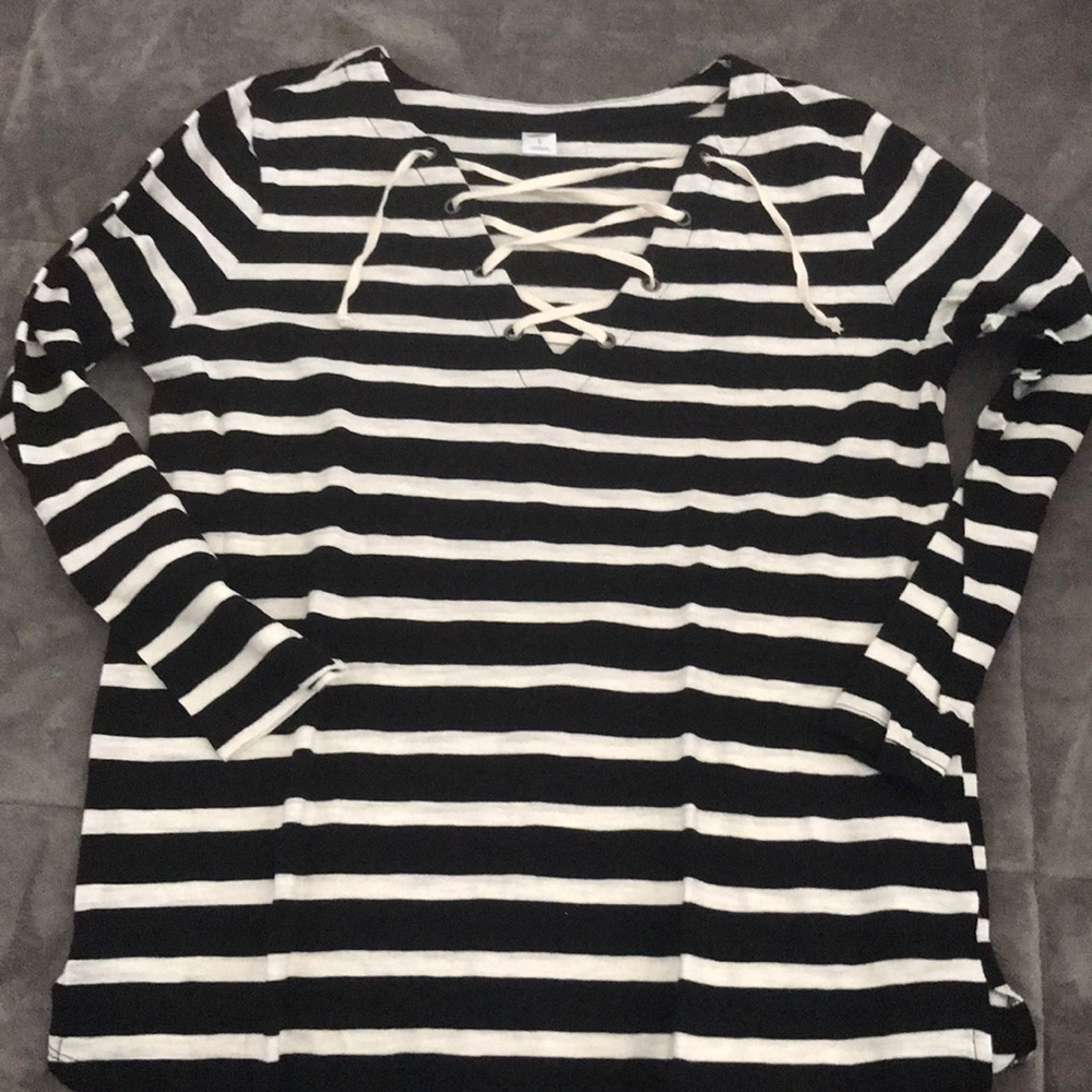 3/4 sleeve tee from Old Navy. Worn once!